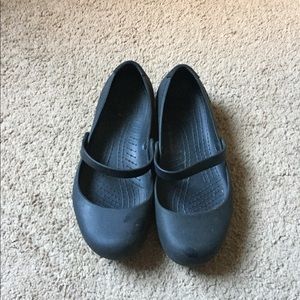 CROCS MARY JANE SLIP ONS